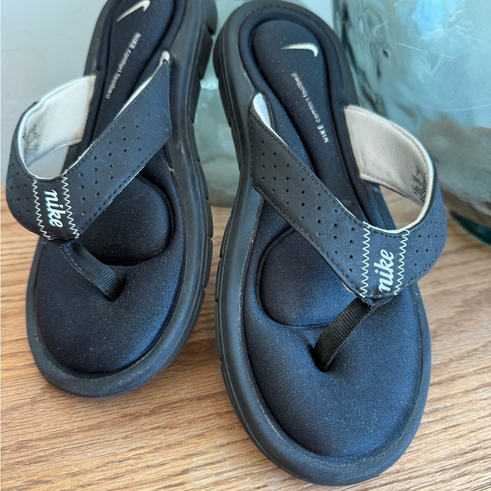 Nike Comfort Black size 7 Flip Flops